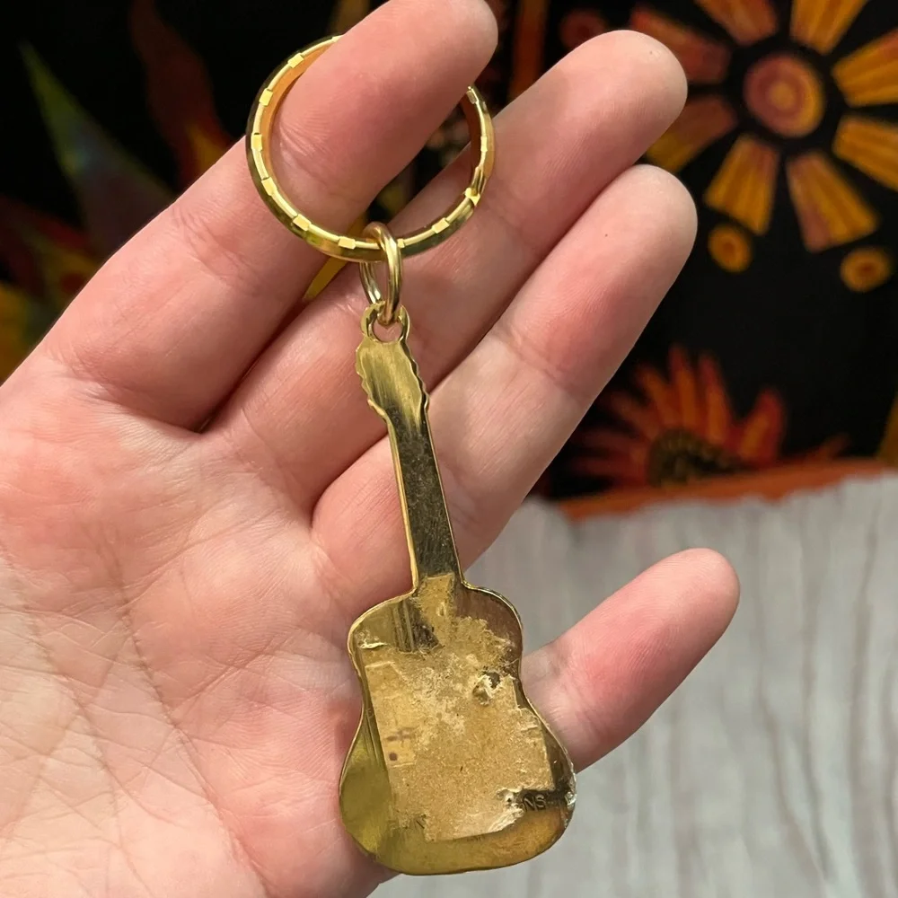 VTG Retro Elvis Presley Guitar Red Enamel Gold Tone Metal Keychain